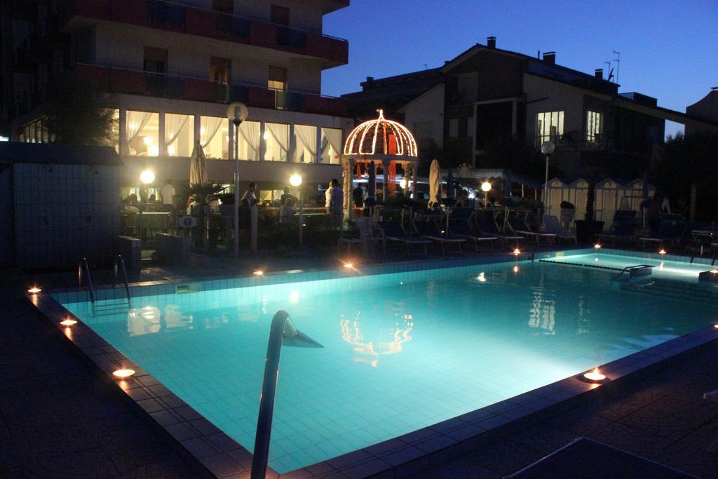Hotel Casadei Fano Exteriör bild