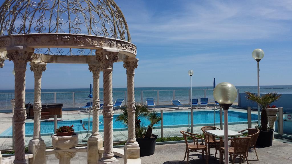 Hotel Casadei Fano Exteriör bild