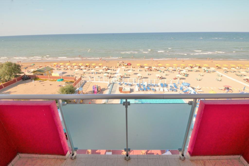 Hotel Casadei Fano Rum bild