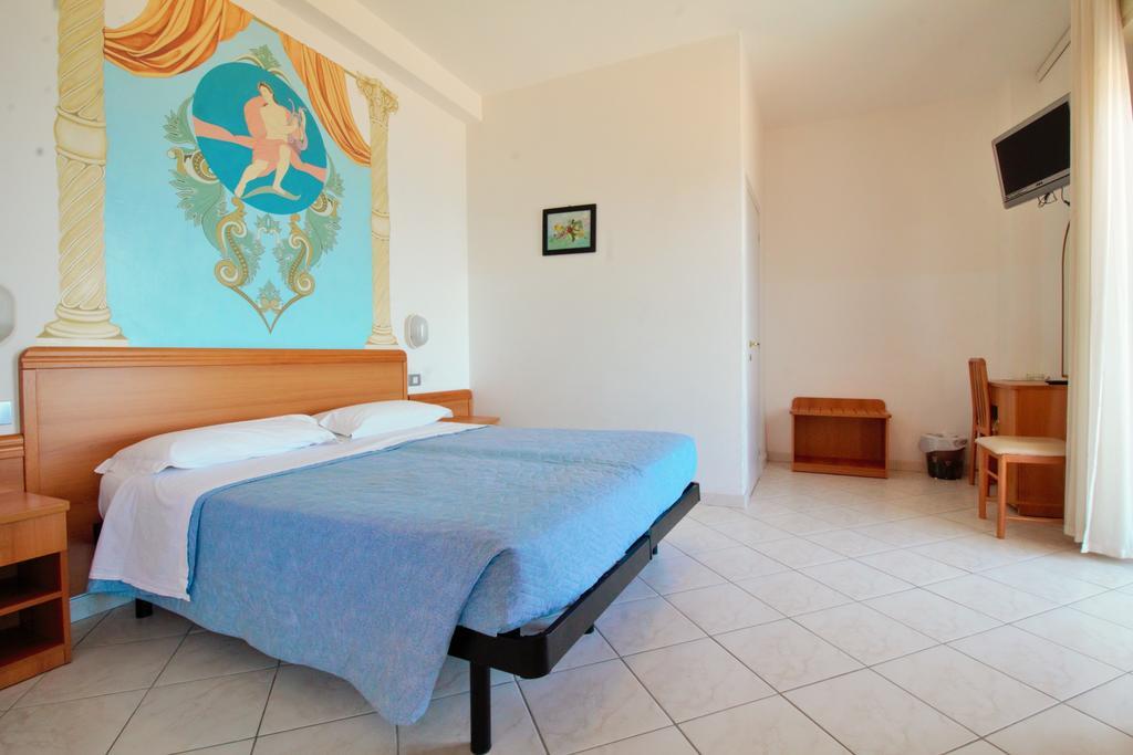 Hotel Casadei Fano Rum bild