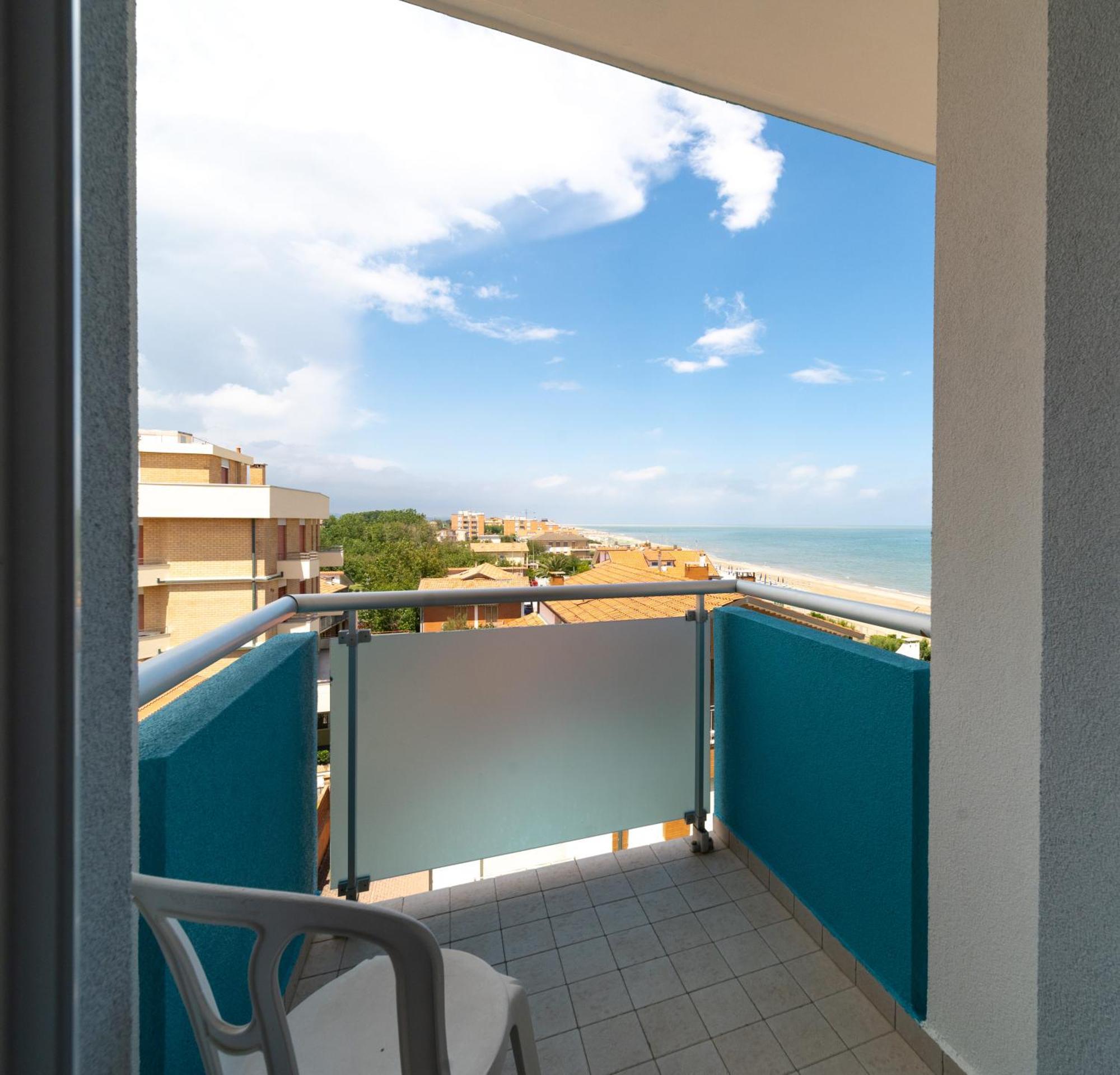 Hotel Casadei Fano Exteriör bild