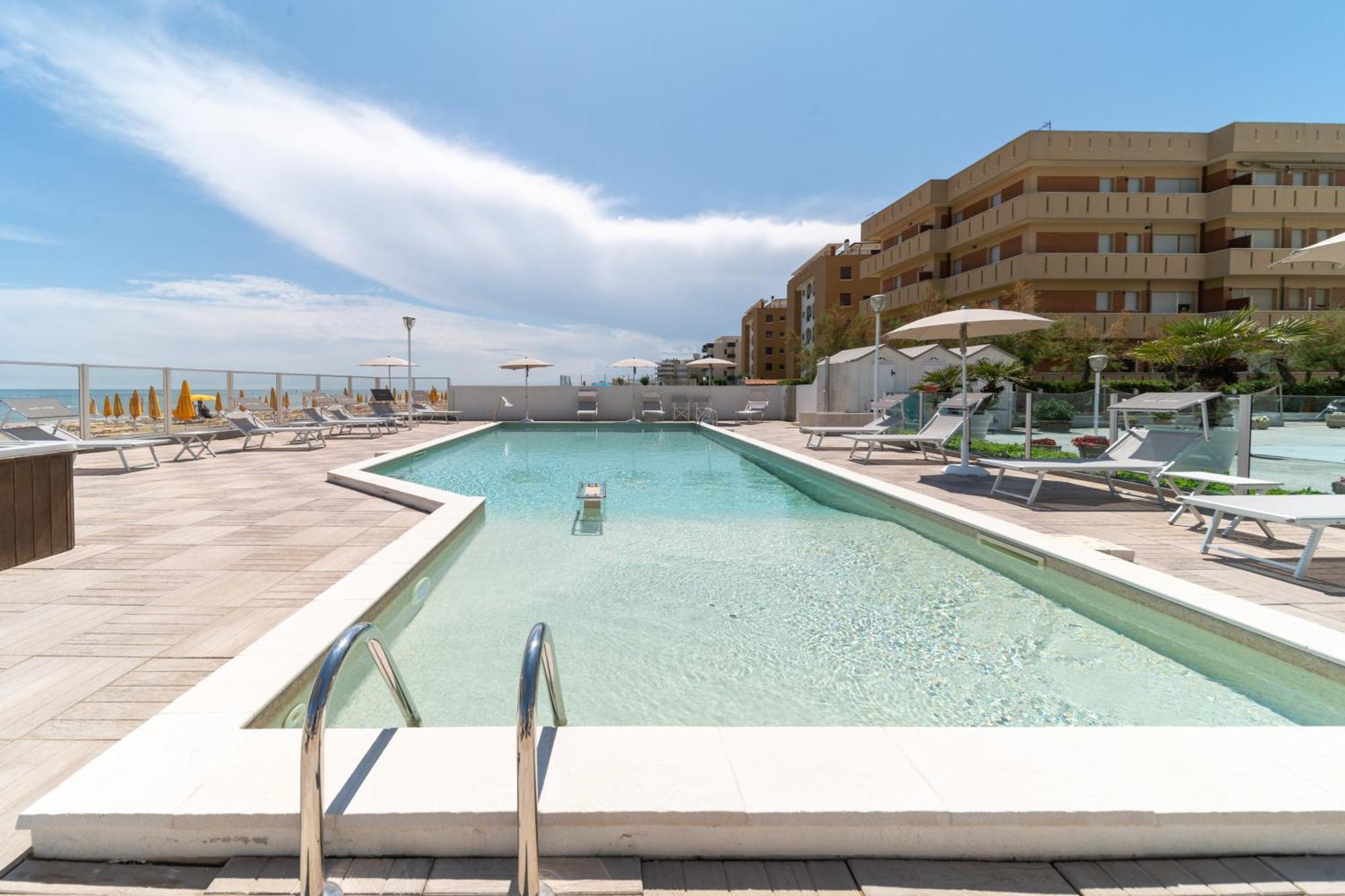 Hotel Casadei Fano Exteriör bild