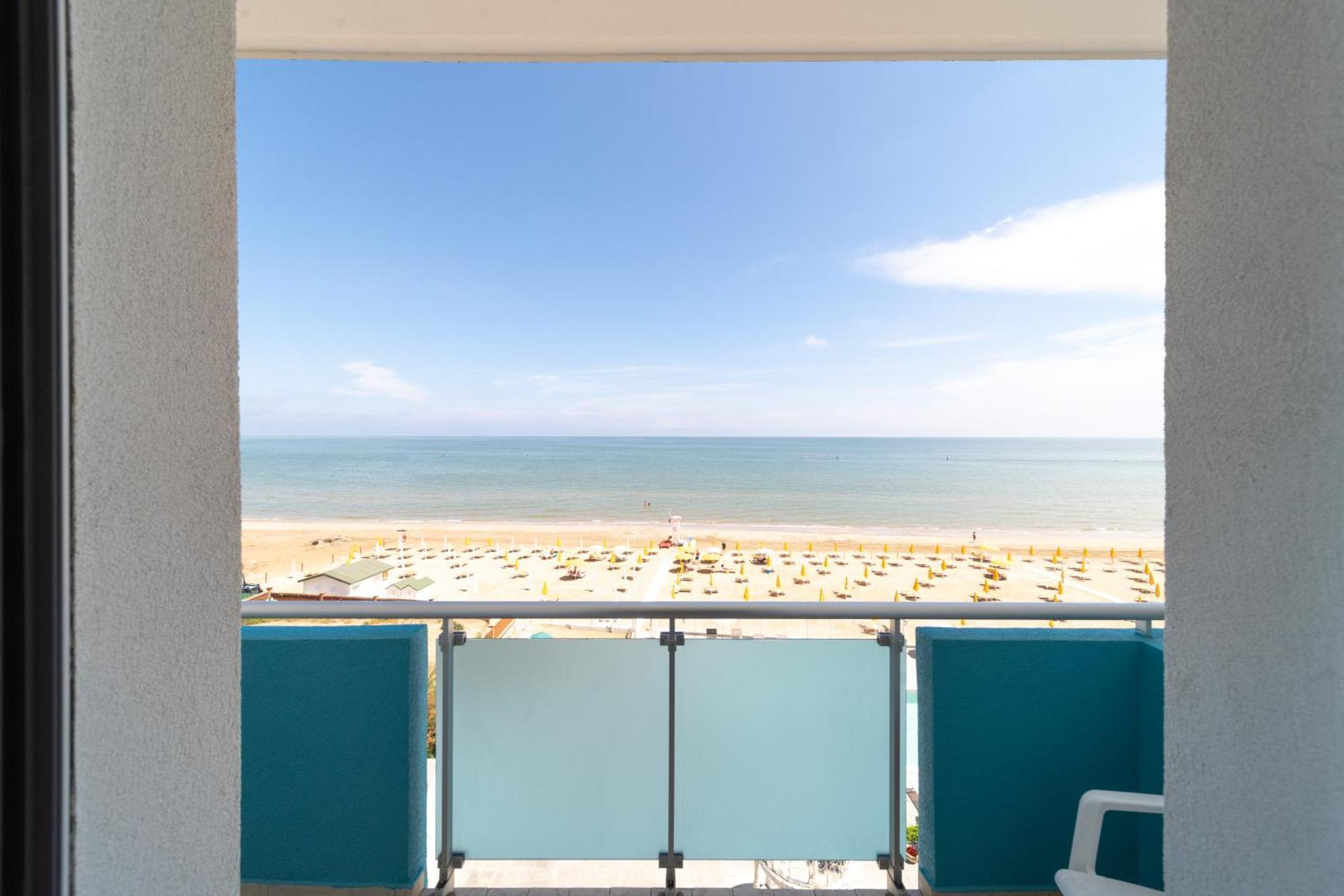 Hotel Casadei Fano Exteriör bild