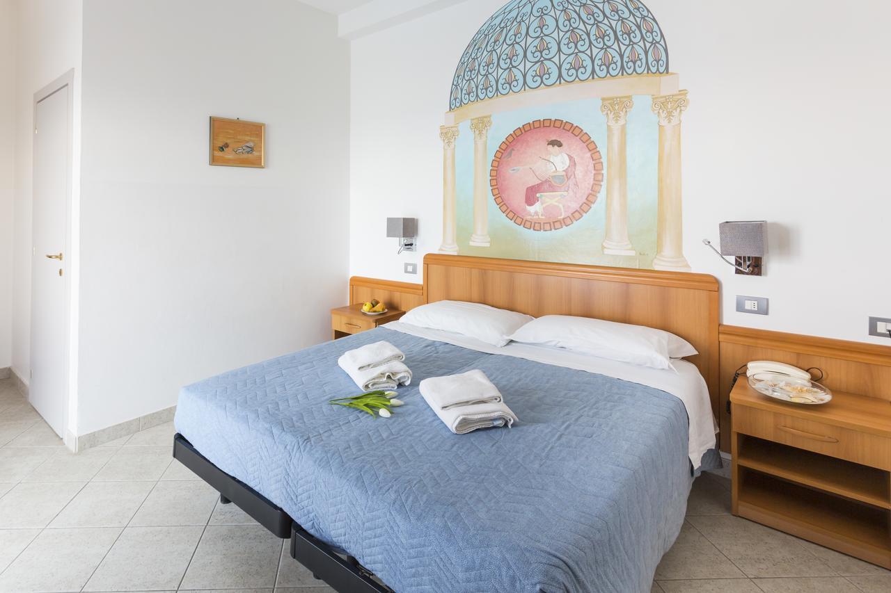 Hotel Casadei Fano Exteriör bild